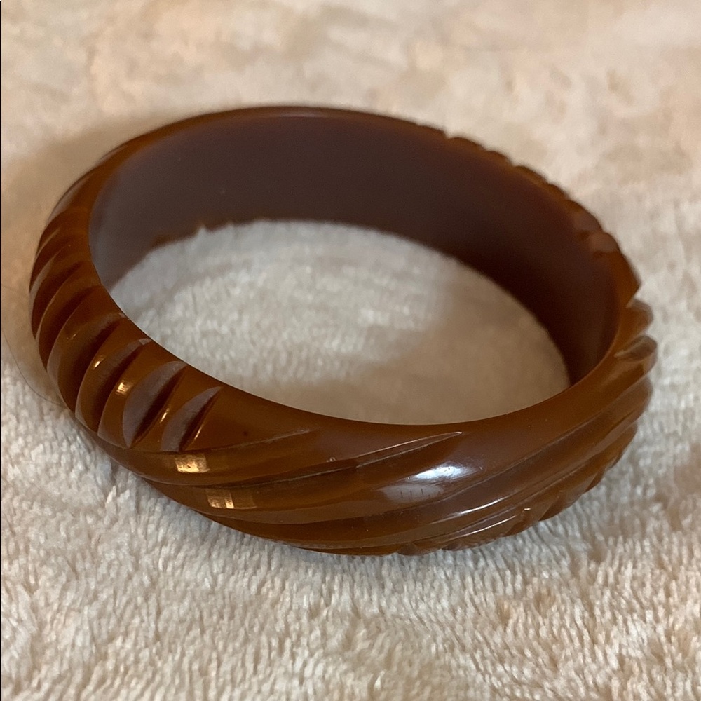 Vintage Brown Carved Bakelite Bangle Bracelet